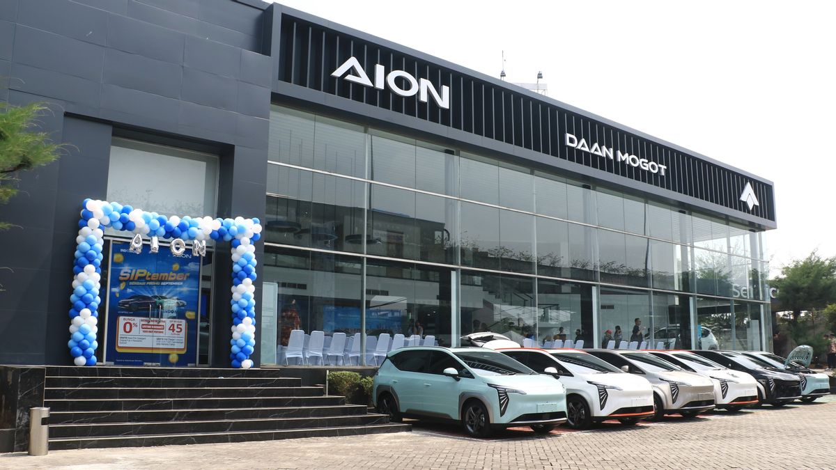 جاكرتا - افتتحت AION 10 شبكات تجار في إندونيسيا بالإضافة إلى تسليم 300 وحدة Y Plus للعملاء