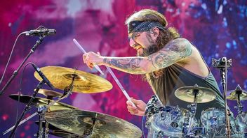 Pernah Kritik Matt Sorum Soal Lagu <i>November Rain</i>, Mike Portnoy: Tak Bermaksud Menghina Drumer Lain