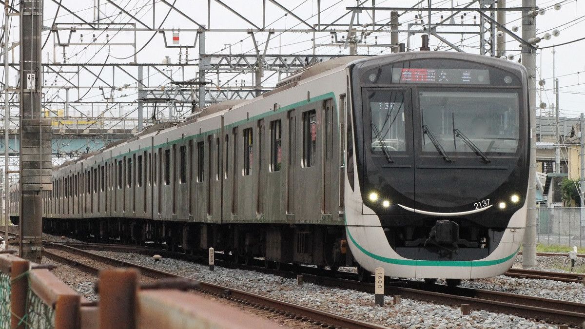 东急火车运营商是日本第一家，以环保车队服务于其整个路线 