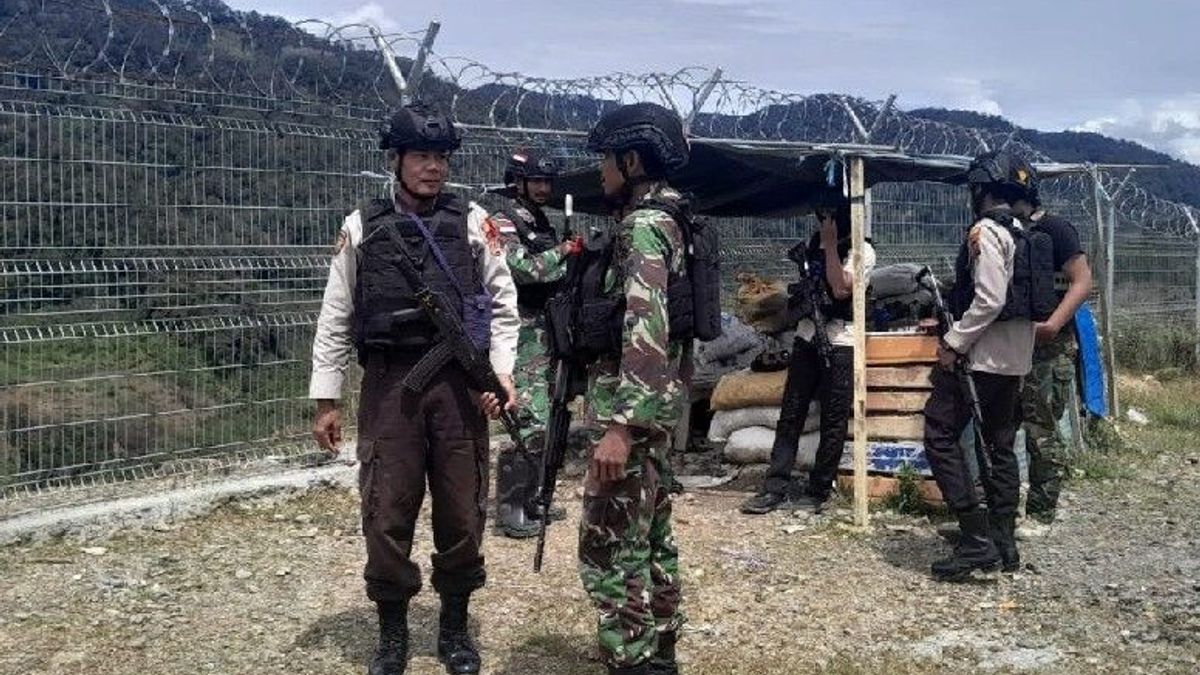 TNI-Polri Intensifkan Patroli Gabungan Antisipasi Teror KKB di Intan Jaya