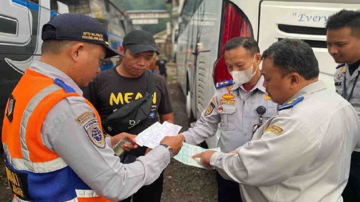 Ministry Of Transportation Performs Monitoring Of The Feasibility Of Tourism Buses Ahead Of The 2024 Vesak Long Holiday