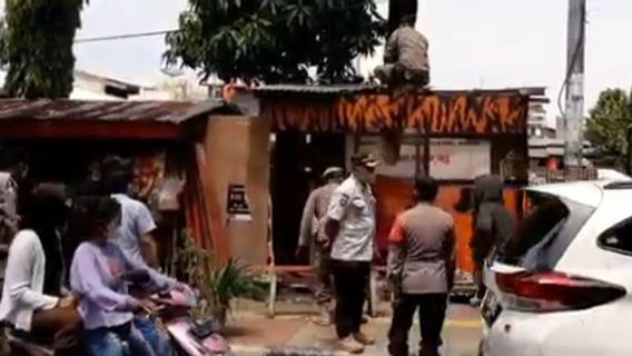 According To Jokowi's Directives, East Jakarta Police Unload 120 Community Organizations Substations