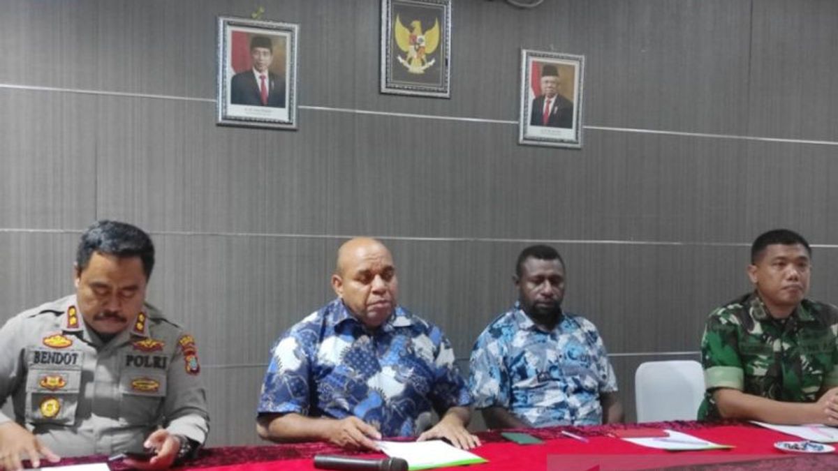 Tambrauw Regency Government Joint Police-TNI Meeting After Arrest Of KNPB Members, As A Result, Joint Patrol