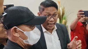 Penuhi Pemeriksaan sebagai Tersangka, Kades Kohod Hanya Membisu Saat Ditanya