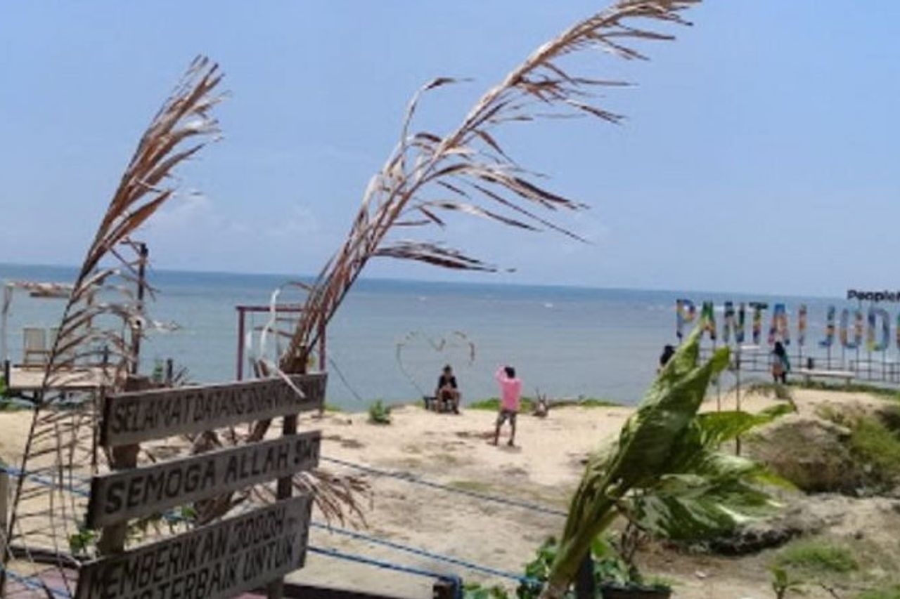 Now The Sampang Regency Government Requires Tourist Visitors To Have COVID-19 Vaccinations