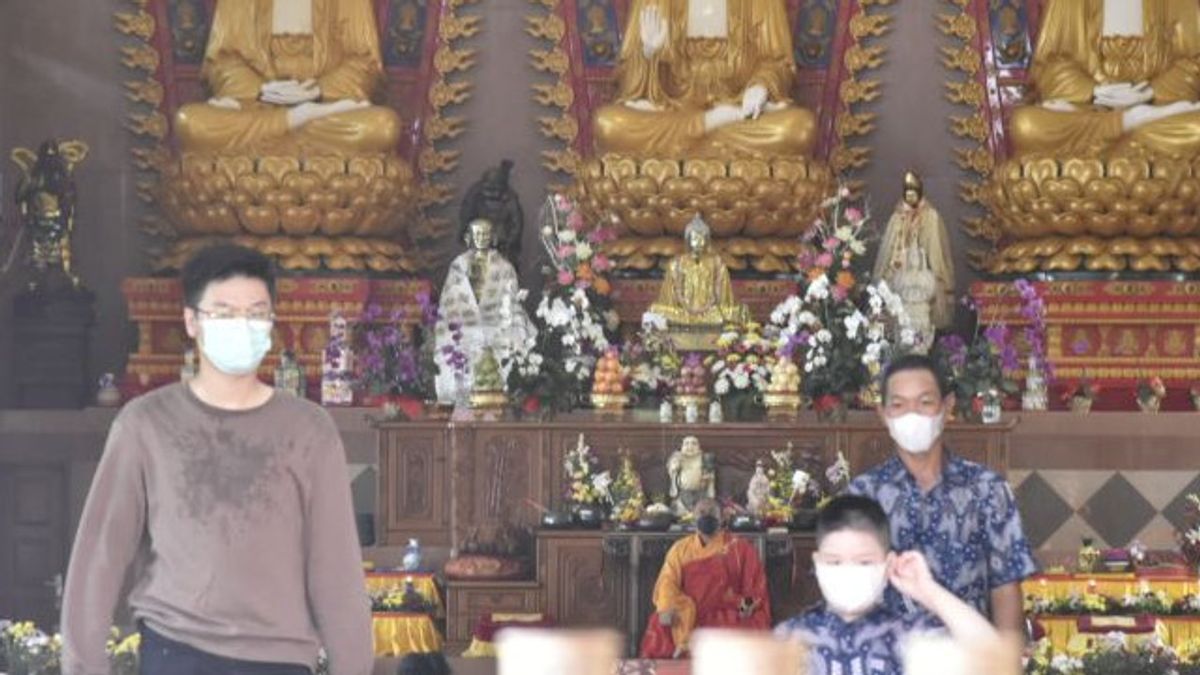 Perayaan Waisak di Palembang, Ribuan Umat Buddha Ramaikan Wihara Dharmakirti