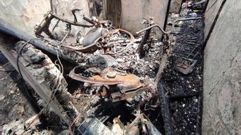 La Police De Puslabfor Enquête Sur Les Débris D’incendie Qui Ont Tué 10 Personnes à Matraman Rented House 