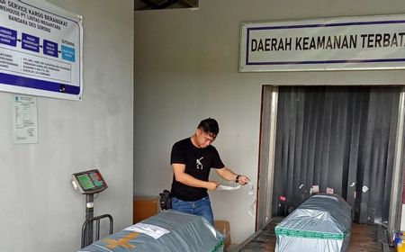 2 Jenazah Korban Pembakaran Karaoke saat Bentrok di Sorong Diterbangkan ke Kampung Halaman