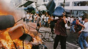 Riots In May 1998 And The Establishment Of Pam Swakarsa