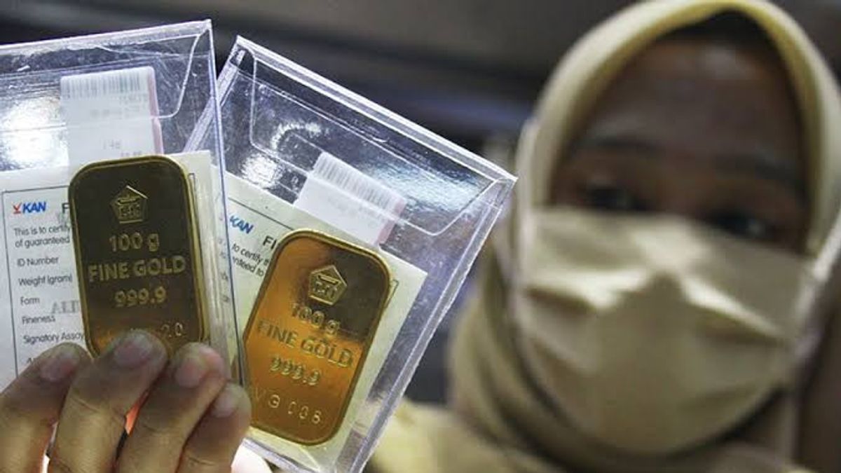 Harga Emas Antam Anjlok ke Bawah Rp1,4 Juta per Gram