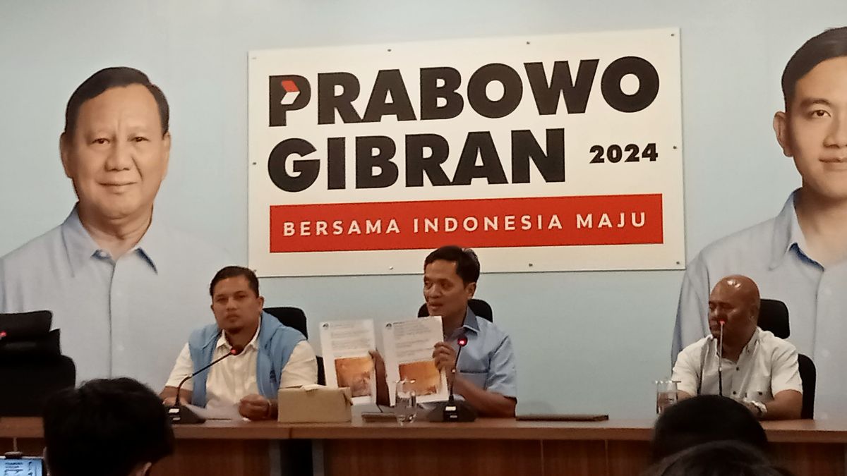 TKN Asking Bawaslu Proactive Telusuri Fitnah Bulog Berstiker Prabowo-Gibran的大米照片