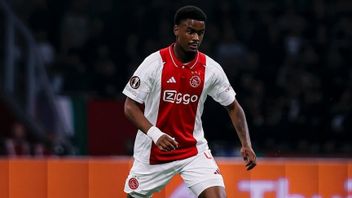 Tambah Pemain Lagi, Chelsea Datangkan Bek Muda Ajax