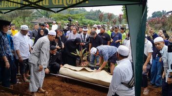 جنازة ناني ويجايا مصحوبة بدموع العائلة