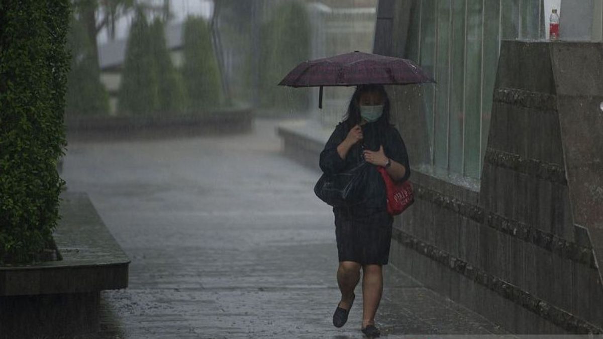 Cuaca  Minggu 13 Oktober, Mayoritas Wilayah Indonesia Berpotensi Hujan Ringan