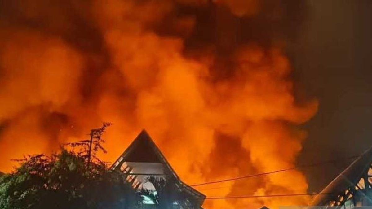 Dans l’incendie du marché de Sentani, la police de Jayapura a déployé une équipe d’Inafis