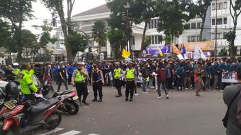 Starting Traffic Engineering, Police Urge Residents To Avoid Gedung Sate Bandung, April 11 Demo Location