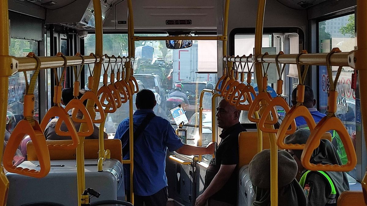 Transjakarta Bus Soetta Airport Route Starts Trial, Travel 40-45 Minutes