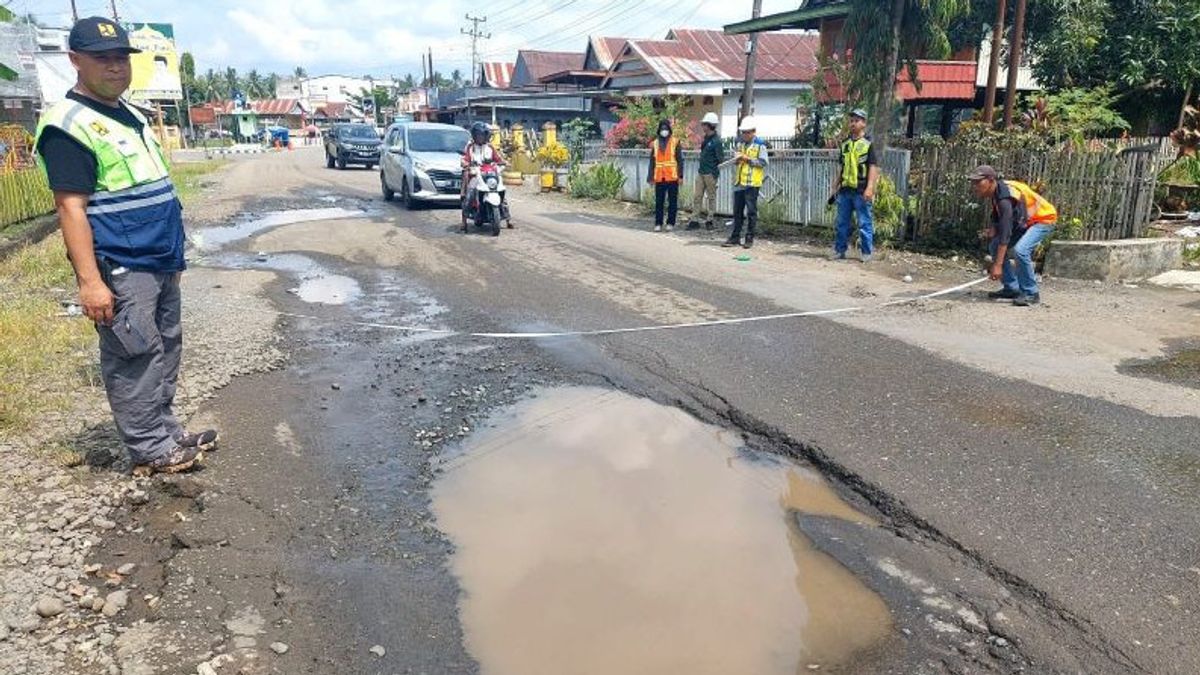South Sulawesi Provincial Government Continues Repair Of Heavy Damaged Roads In Salaonovo-Ulugalung Wajo