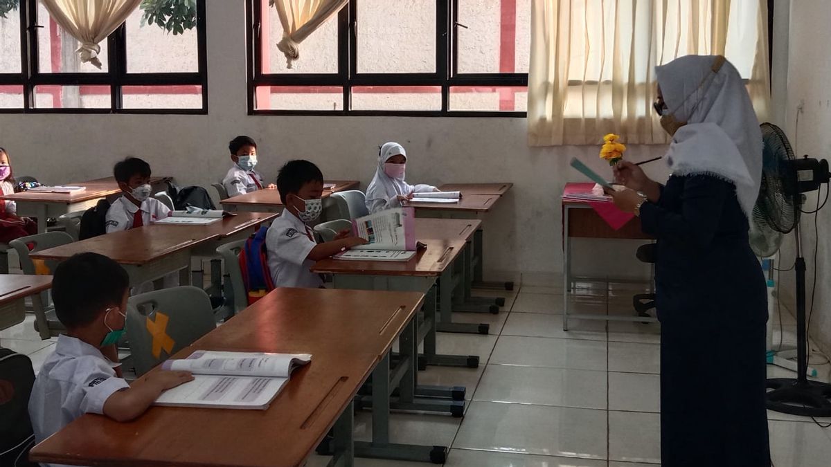 À La Mi-septembre, DKI Ajoutera Des écoles De Diplômes En Face à Face à 1 500 écoles