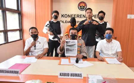 Pelaku Penyelundupan 20.890 Gram Sabu di Bungkus Teh 'Gua Yin Wang' Loncat ke Laut Saat Ditangkap Polda Kepri