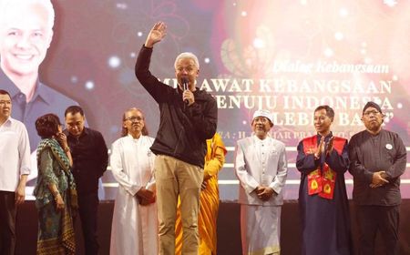 Ganjar-Mahfud Utamakan Jabat Tangan Langsung dengan Rakyat, TPN: Bahkan Capres Kami Blusukan Sendiri