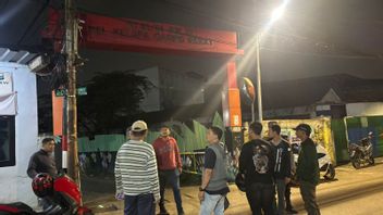 L'activité de déchargement des marchandises dans le entrepôt de Lazada Kelapa Gading a provoqué une émeute avec les habitants