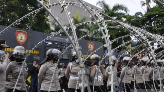 2.000 Aparat Gabungan Lengkap dengan Mobil Raisa Jaga Demo Mahasiswa di Palembang