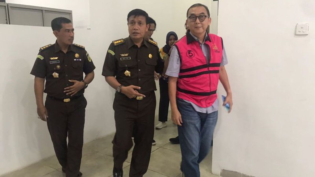 The Riau Islands Prosecutor's Office Detains 2 Suspects Of Corruption In The Bridge Project In Bintan