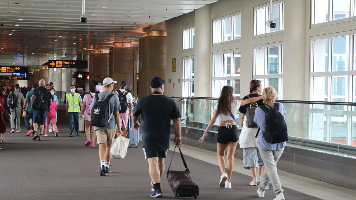 زيادة عدد المسافرين في مطار نجوراه راي في بالي بنسبة 169 في المائة اعتبارا من يناير ، يهيمن القوقازيون الأستراليون على وصول السياح