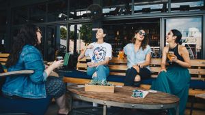 Curhat dengan Sahabat Bikin Umur Panjang Bagi Perempuan? Studi Ungkap Faktanya
