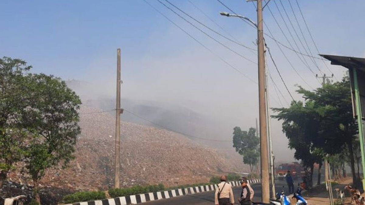 Fire At Bantargebang TPST, Dozens Of Fire Car Units Deployed For Extinguishing