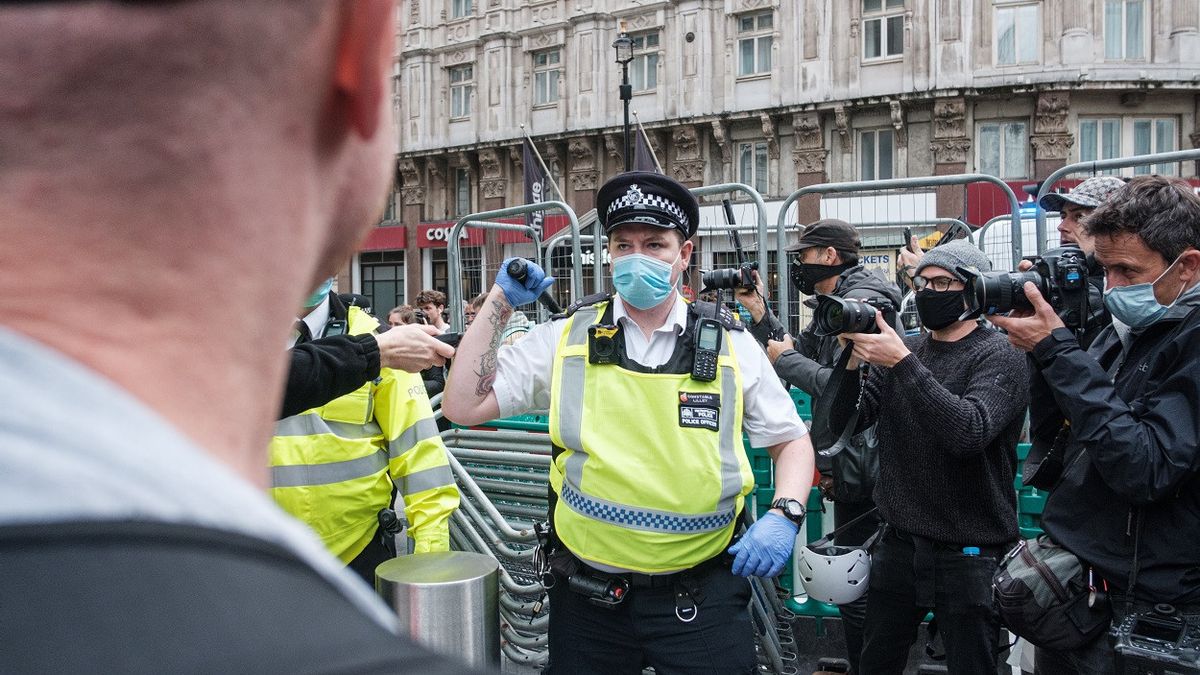 Breaking Lockdown Rules, Men In England Attack Police