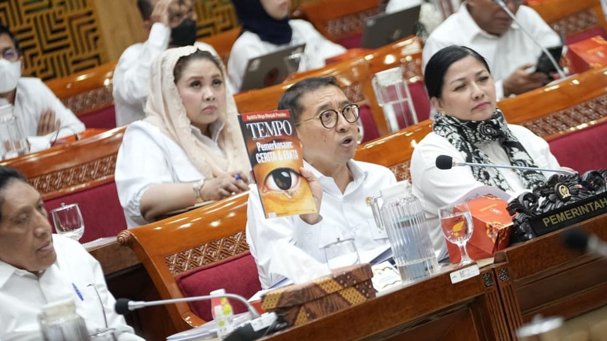 Di Balik Kontroversi Penulisan Sejarah Indonesia