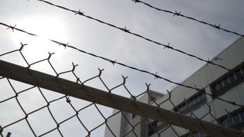 إيران تطلق سراح 70 ألف سجين مؤقتا لقمع انتشار 