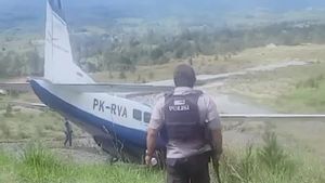 Pesawat Kargo Bawa 6 Sepeda Tergelincir, Bandara Aminggaru Ilaga Papua Ditutup