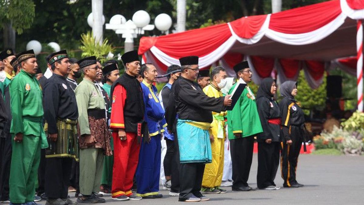 Puluhan Komunitas Perguruan Silat Deklarasi Surabaya Damai
