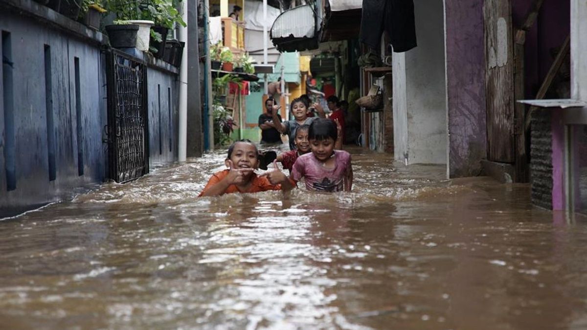 Remember President Jokowi's Message To Handle Floods: No Sectoral Ego, Regional Ego