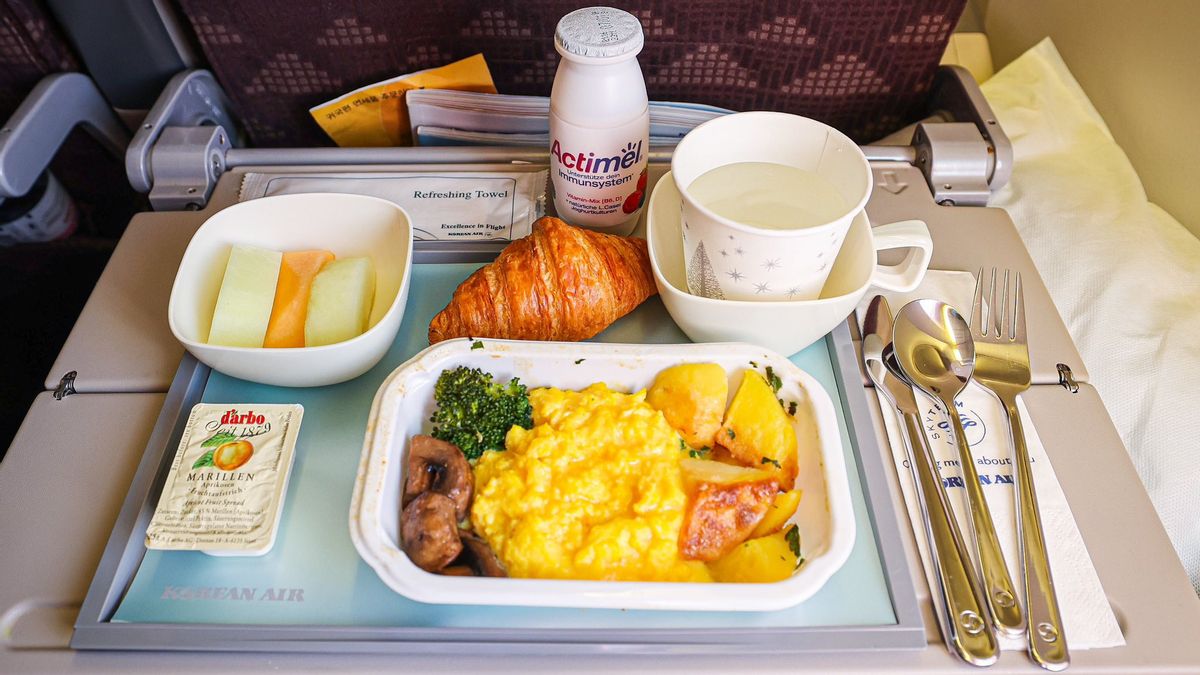 This Airline Stops Instant Noodle Services When Turbulence Risks Increase