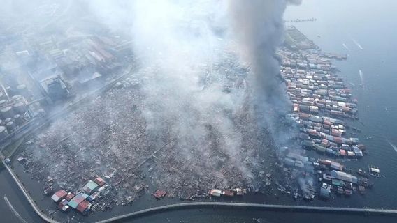 말레이시아 사바 아일랜드 마을, 1,000 채의 집이 불길에 휩싸여 9,000 명의 주민이 피신하다
Indonesian: Kampung Air Sabah, Malaysia Terbakar, 1.000 Rumah Ludes, 9.000 Warga Mengungsi