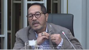 Geram Kasus Pagar Laut Belum Terselesaikan, Legislator Ini Lepas PIN DPR di Depan Menteri Trenggono