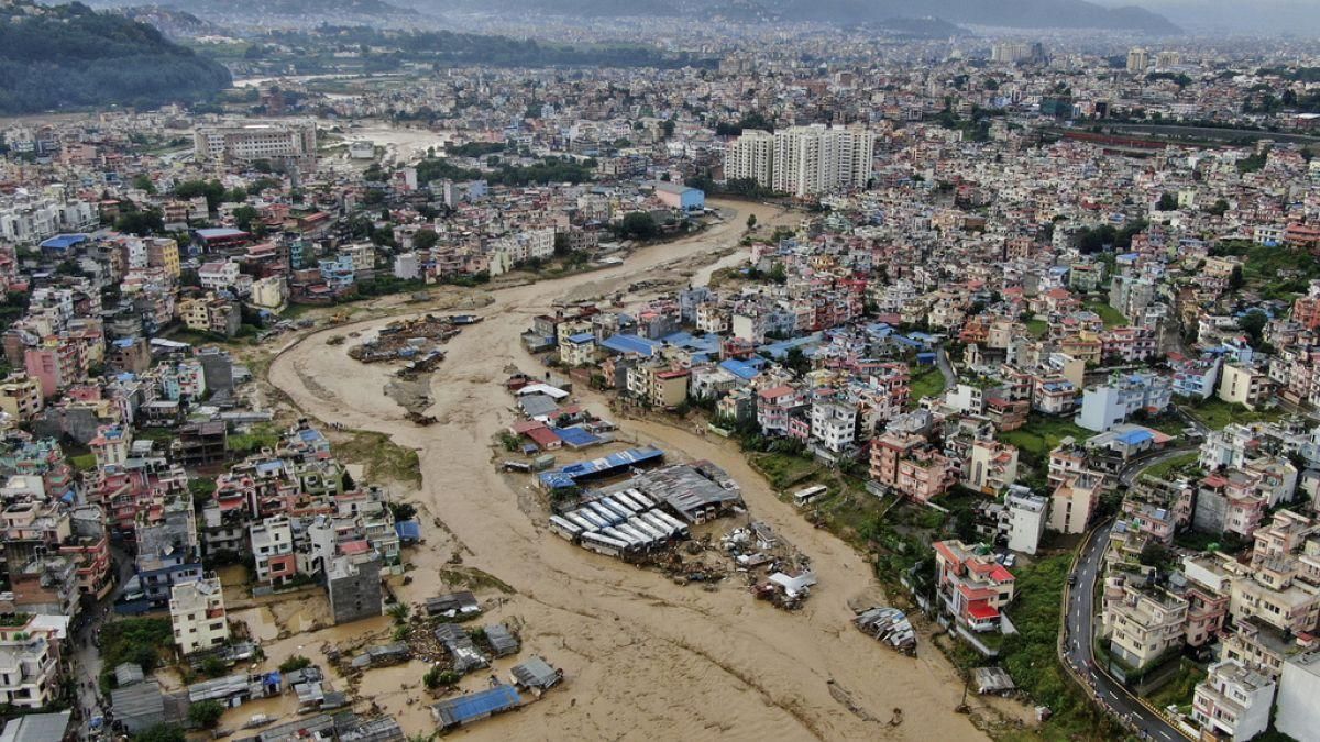 ネパールの極端な洪水、112人が死亡し、68人が行方不明と報告されました