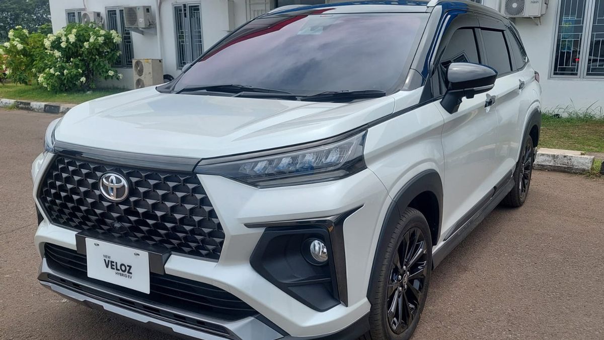 Daftar Lengkap Harga Toyota Veloz Hybrid, Termahal Rp390 Juta