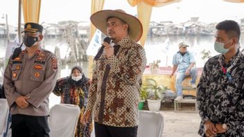 Medan Mayor Bobby Nasution Makes It Easy For Fishermen In Belawan To Get Subsidized Fuel