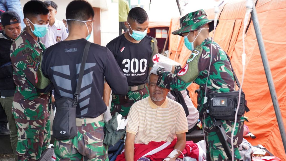 1,377 جنديا من الجيش موجودون بالفعل في سيانجور يساعدون في التغلب على الزلزال