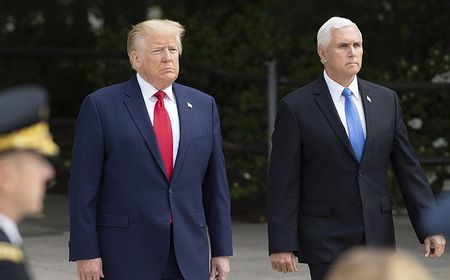 Trump-Pence Santai Tanpa Masker di Kerumunan Konvensi Partai Republik