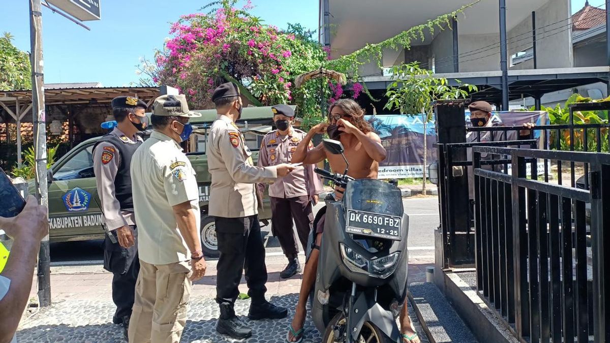 13 Bule di Bali Didenda Masing-masing Rp1 Juta karena Tak Pakai Masker saat PPKM Darurat