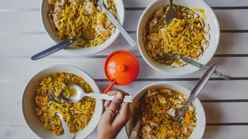 Bahaya untuk Kesehatan, Ini 3 Makanan yang Tidak Boleh Dikonsumsi Bareng Mi Instan