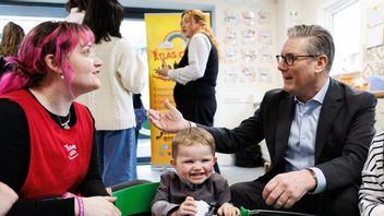 イギリス、子供のスクリーンタイムを制限する全国ガイドラインを発表