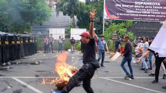 情景“暴徒不接受2024年大选投票计算结果” 雅加达南部警察预测大规模骚乱
