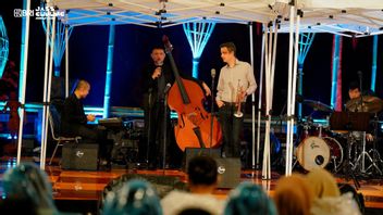 BRIジャズマウンテンシリーズ3 Ijenのケビンジョシュアトリオとファビアンメアリーのメインメニューへの即興演奏